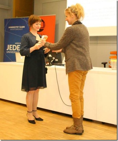 Anna Tabisz odbiera nagrode za najlepszy poradnik 2013